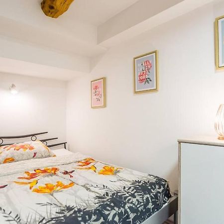 Apartma N'Poznam Tobacna Любляна Экстерьер фото
