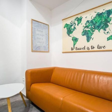 Apartma N'Poznam Tobacna Любляна Экстерьер фото