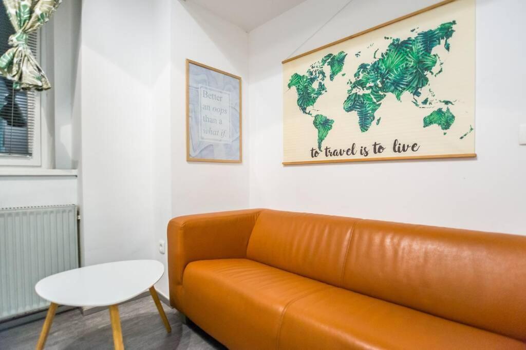 Apartma N'Poznam Tobacna Любляна Экстерьер фото